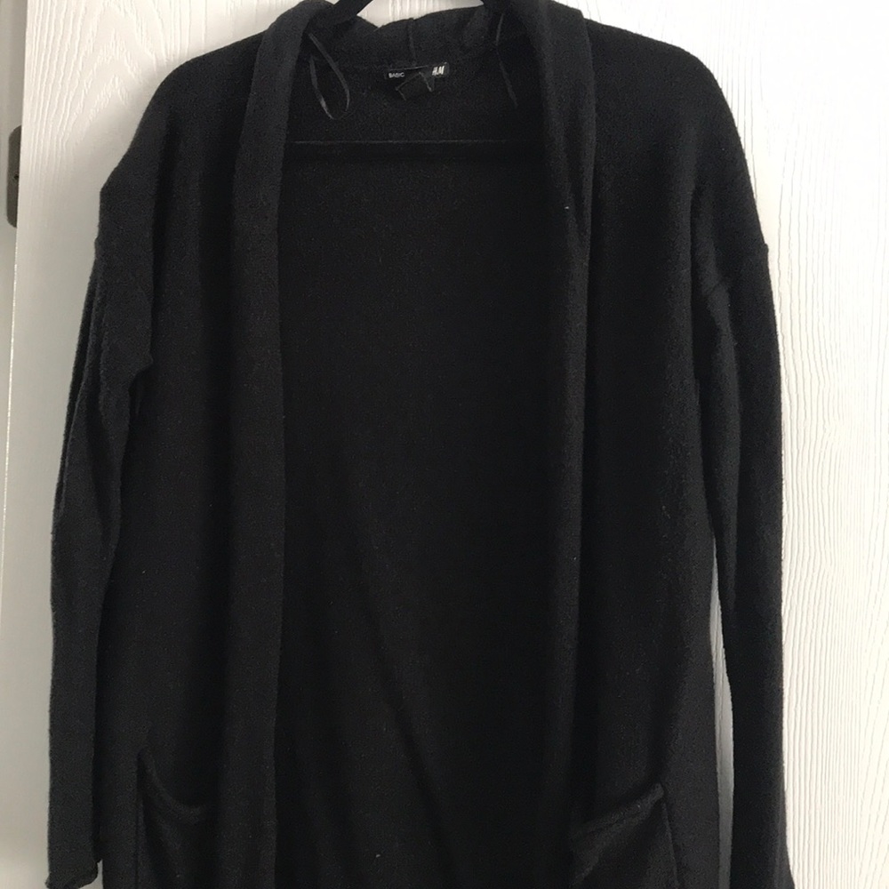 Black H&M sweater *FREE BRACELET WITH PURCHASE*